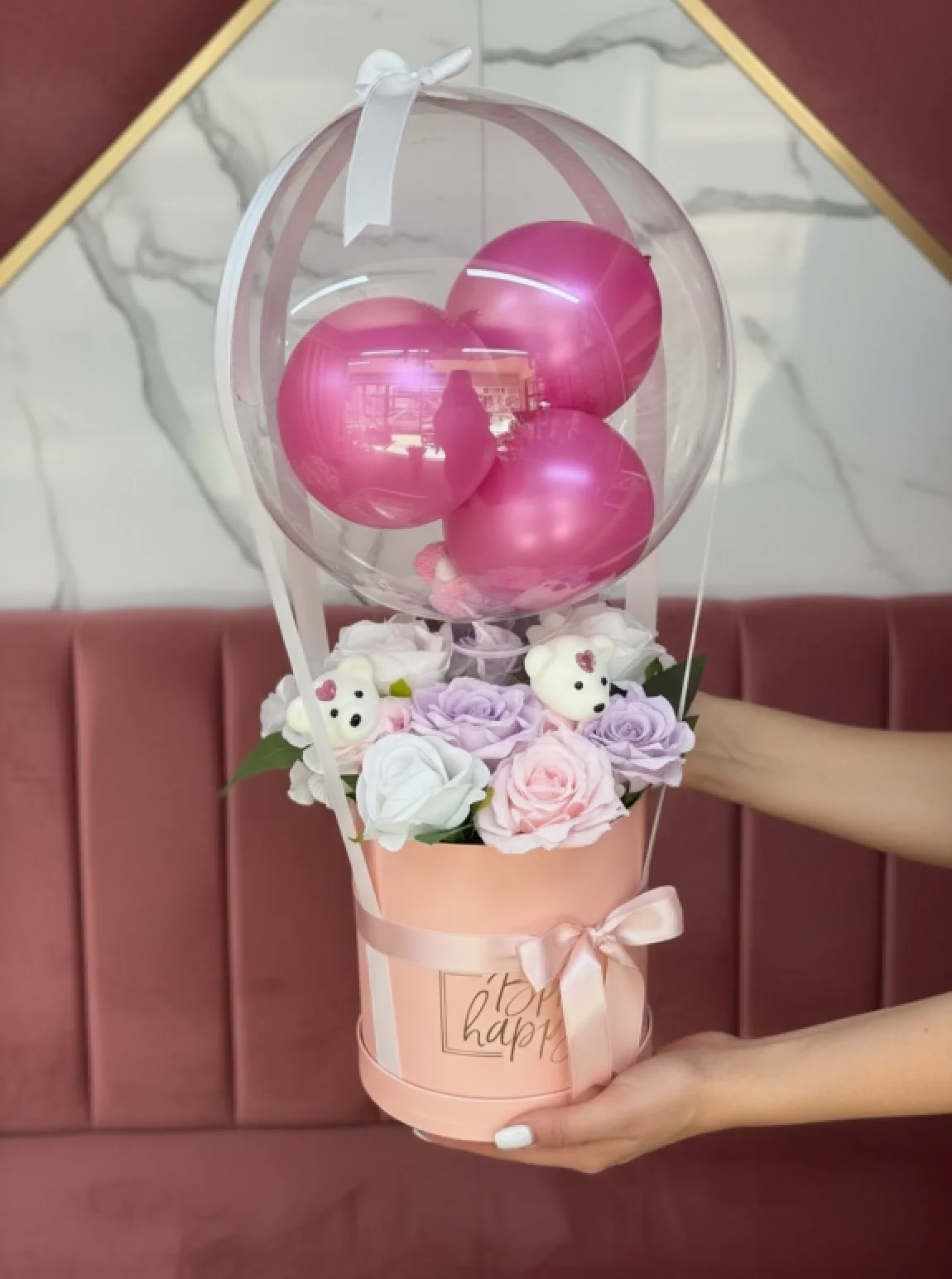 Pembe Silindir Kutuda Peluş Ayıcıklı Ve Balonlu Pastel Güller Aranjmanı