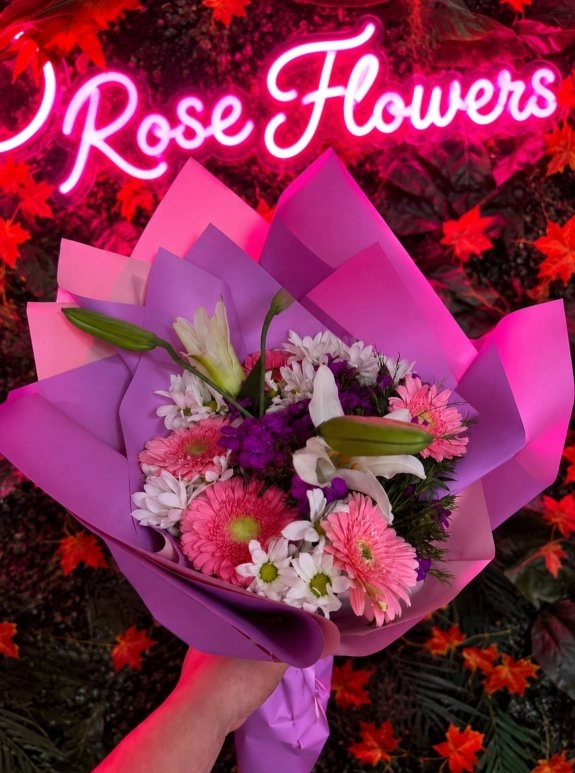 Pembe Gerbera Ve Beyaz Lilyum Karışık Tasarım Çiçek Buketi